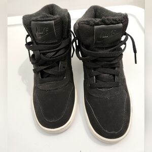Nike‎ Women's Ebernon Mid SE High-Top Black/Black/Sail Suede Fleece Lined Size 5